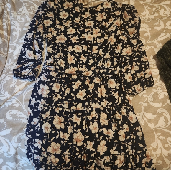 Dress - Picture 1 of 2